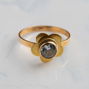ANILLO MARGARITA CON PUNTO DE LUZ